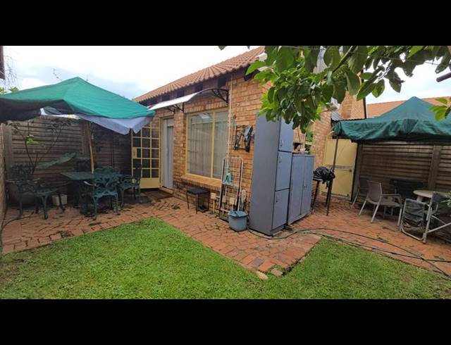 2 BEDROOM TOWNHOUSE FOR SALE IN ANNLIN